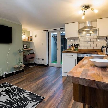 Modern 1-Bed Central Apartment With Outside Space Brighton Екстериор снимка